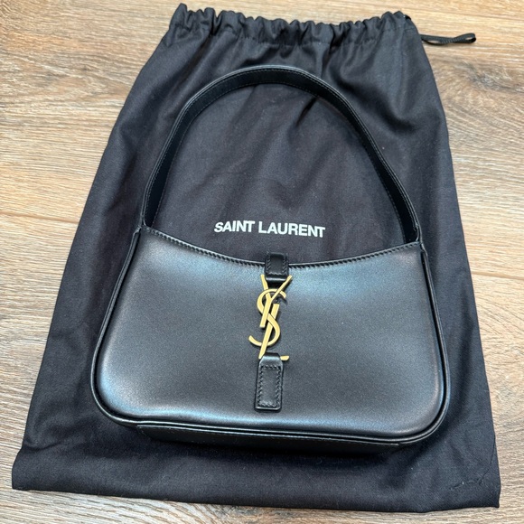 SAINT LAURENT MINI LE 5 À 7 IN SMOOTH LEATHER - Picture 5 of 5